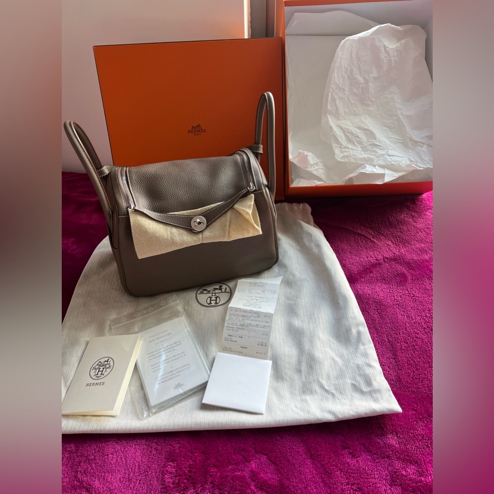 Authentic Hermes Lindy 30 Taurillon Clemence Leather